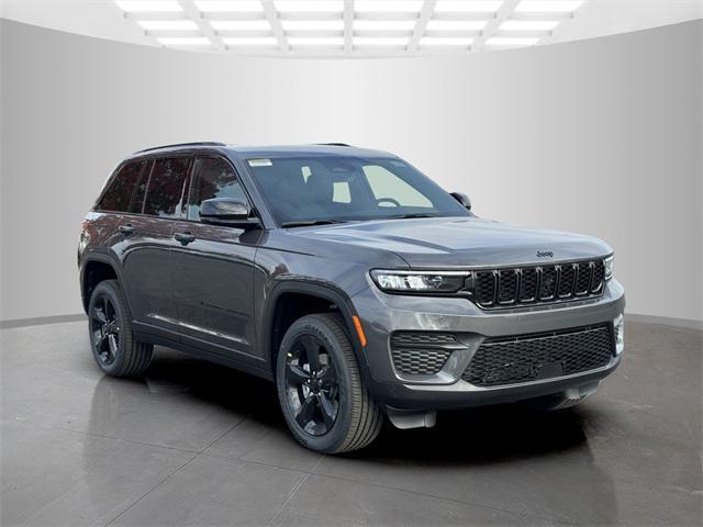 new 2025 Jeep Grand Cherokee car, priced at $45,988