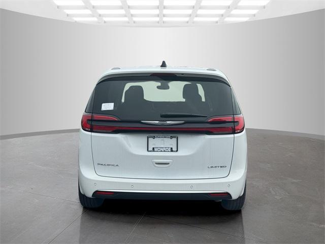 new 2024 Chrysler Pacifica car, priced at $49,925