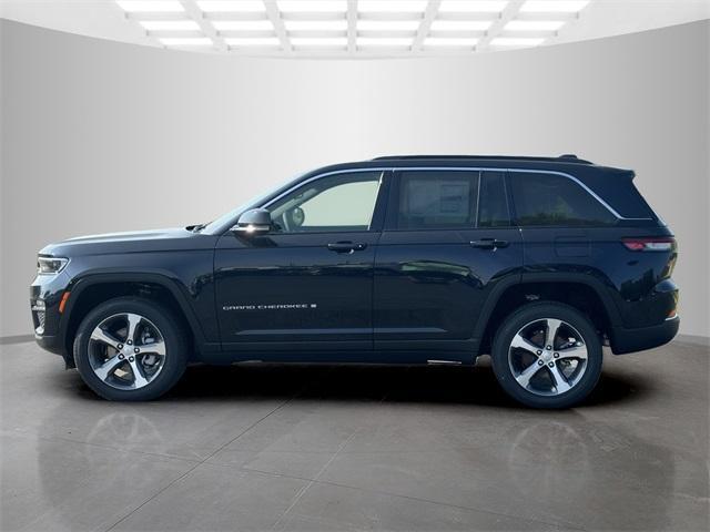 new 2024 Jeep Grand Cherokee car, priced at $45,997