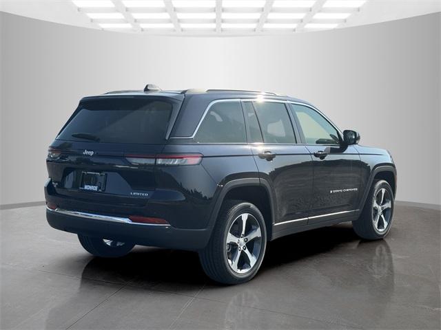 new 2024 Jeep Grand Cherokee car, priced at $45,997