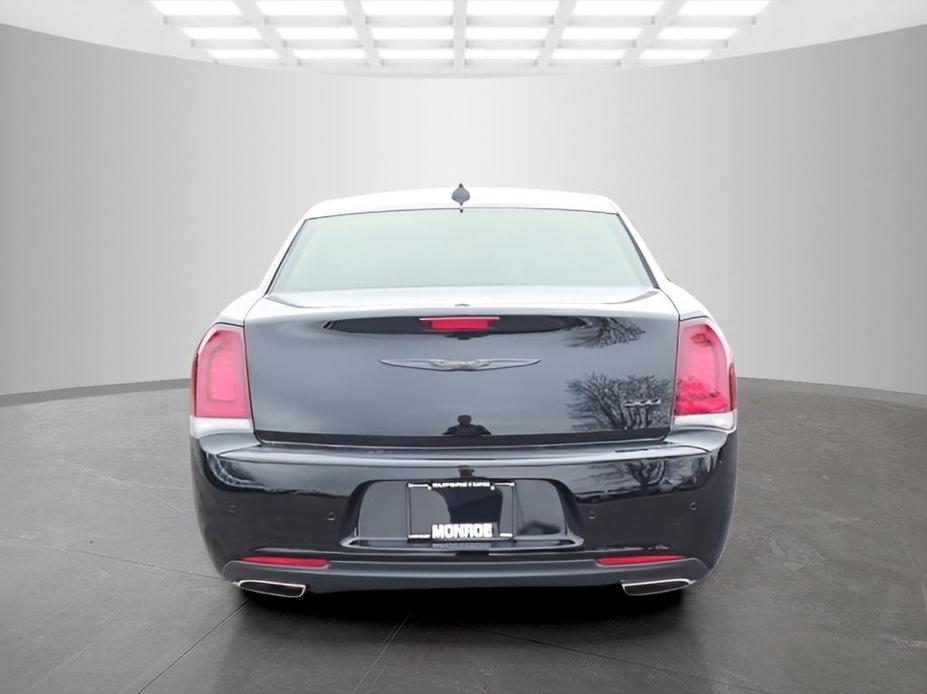 new 2023 Chrysler 300 car, priced at $35,598