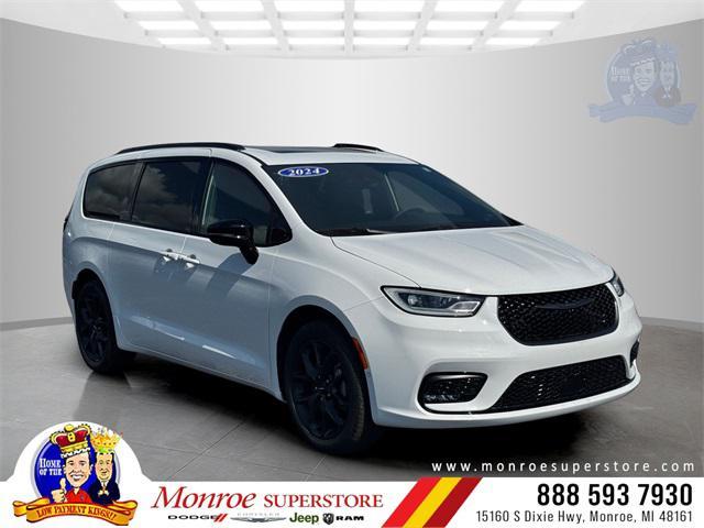 used 2024 Chrysler Pacifica car, priced at $46,989