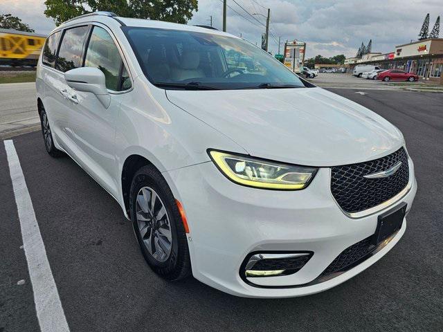 used 2021 Chrysler Pacifica Hybrid car, priced at $17,000