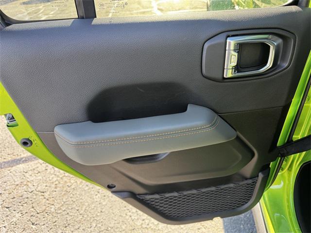 new 2025 Jeep Gladiator car, priced at $54,988