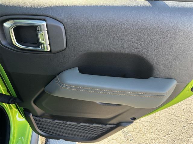 new 2025 Jeep Gladiator car, priced at $54,988