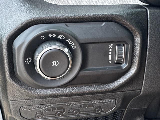 new 2025 Jeep Wrangler car, priced at $45,998