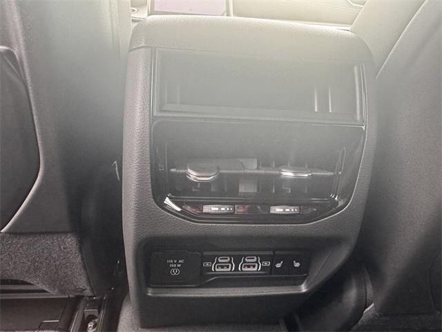new 2025 Jeep Grand Cherokee car, priced at $45,798