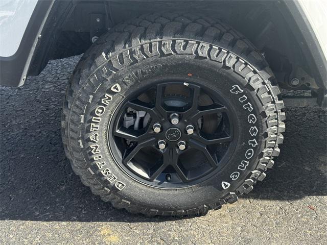 used 2025 Jeep Gladiator car, priced at $41,652