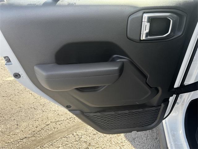 used 2025 Jeep Gladiator car, priced at $41,652