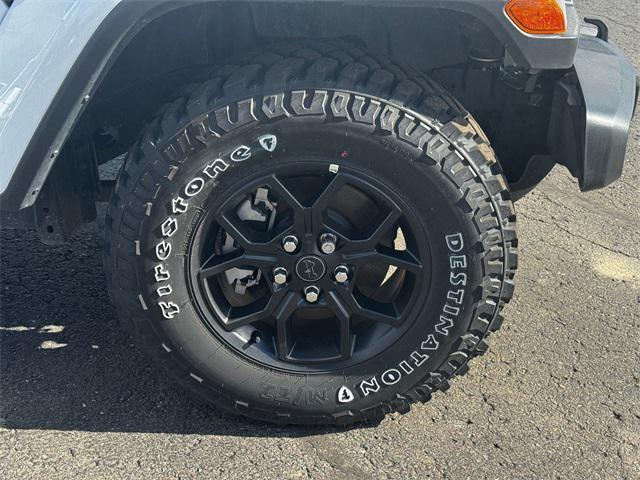 used 2025 Jeep Gladiator car, priced at $41,652