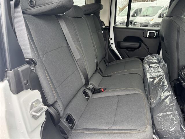 new 2025 Jeep Gladiator car, priced at $42,646