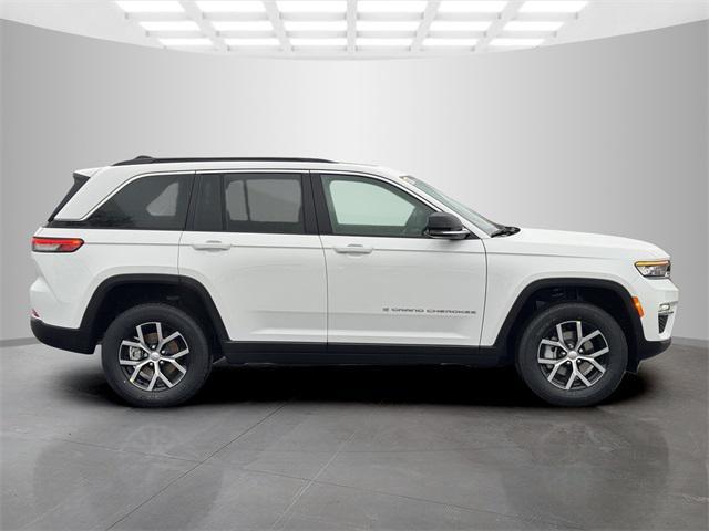 new 2025 Jeep Grand Cherokee car, priced at $43,488