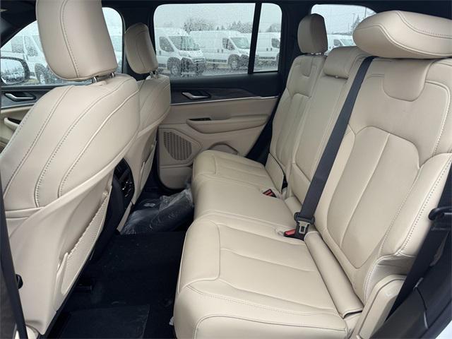 new 2025 Jeep Grand Cherokee car, priced at $43,488