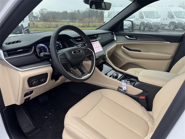 new 2025 Jeep Grand Cherokee car, priced at $43,488