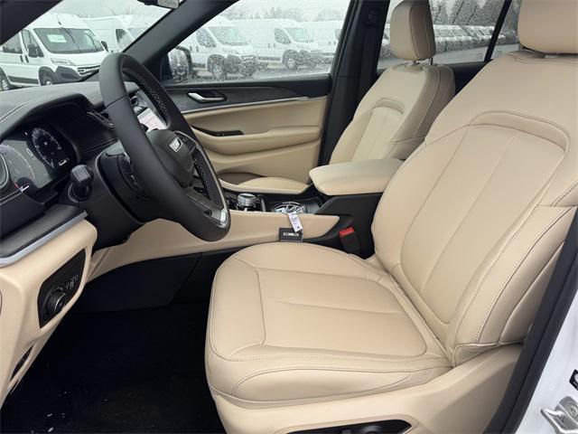 new 2025 Jeep Grand Cherokee car, priced at $43,488