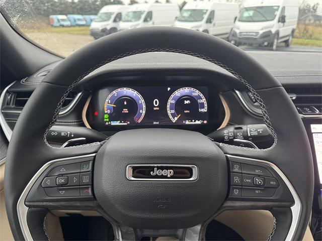 new 2025 Jeep Grand Cherokee car, priced at $43,488