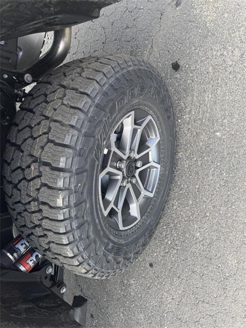 new 2025 Jeep Gladiator car