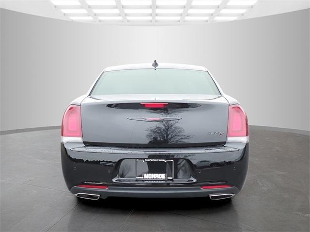 new 2023 Chrysler 300 car, priced at $39,000