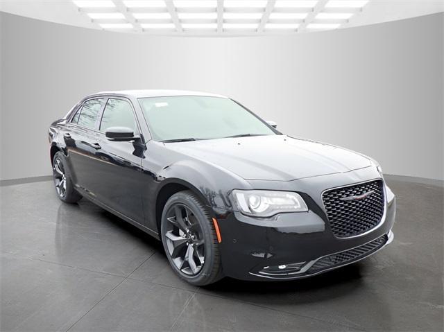 new 2023 Chrysler 300 car, priced at $39,998