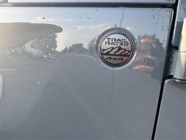 new 2025 Jeep Gladiator car, priced at $42,588