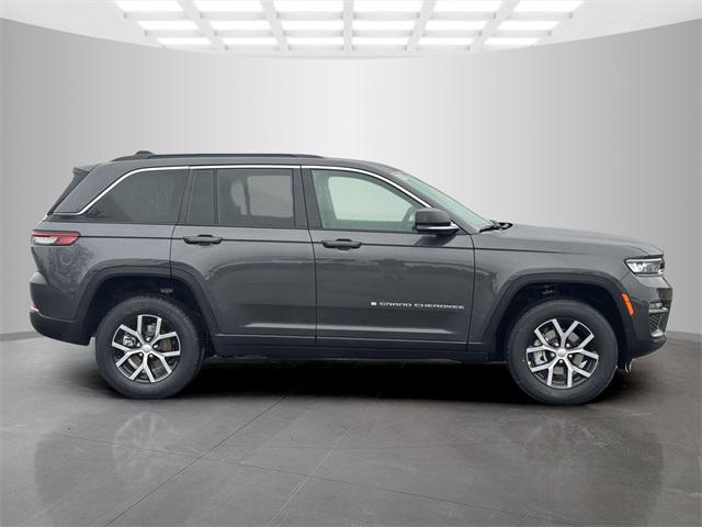 new 2025 Jeep Grand Cherokee car, priced at $47,295