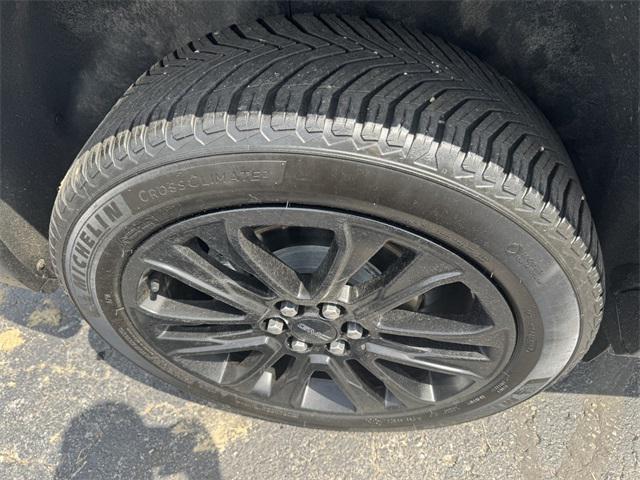used 2022 GMC Acadia car, priced at $27,499