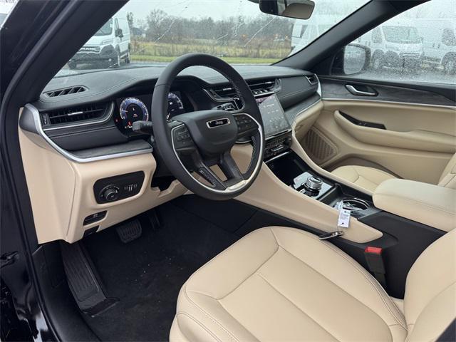 new 2025 Jeep Grand Cherokee car, priced at $45,986