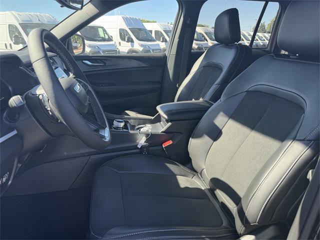 new 2025 Jeep Grand Cherokee car