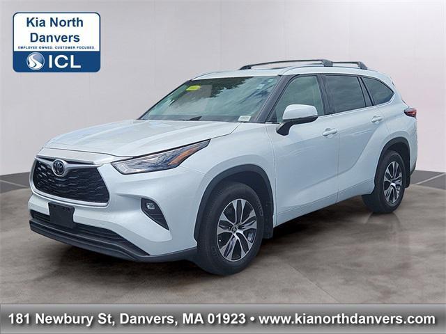 used 2022 Toyota Highlander car, priced at $38,987
