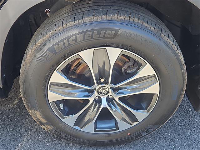 used 2021 Toyota Highlander car, priced at $34,987