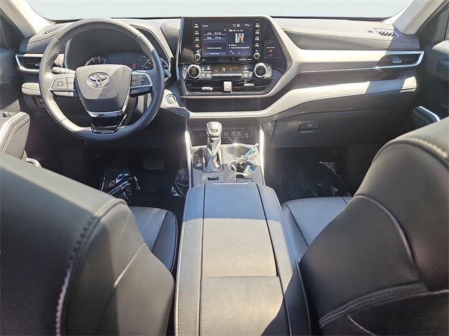 used 2021 Toyota Highlander car, priced at $34,987