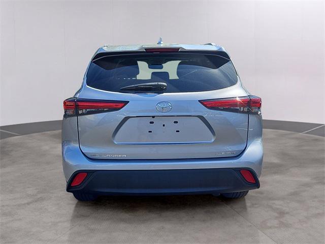 used 2022 Toyota Highlander car, priced at $36,987