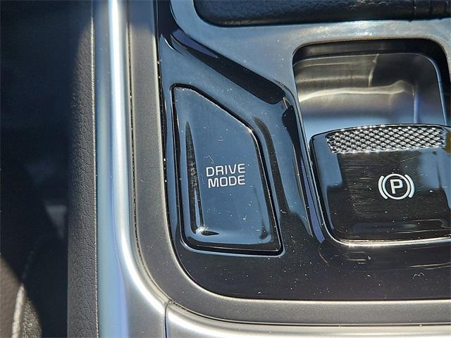 used 2025 Kia Carnival car, priced at $47,987