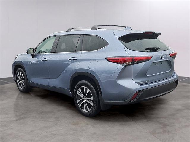 used 2022 Toyota Highlander Hybrid car, priced at $42,887