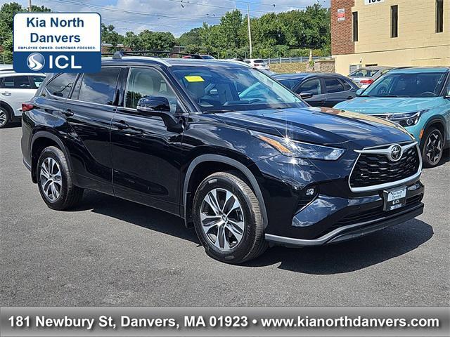 used 2022 Toyota Highlander car, priced at $37,987