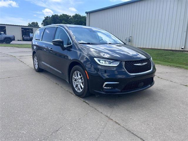 used 2023 Chrysler Pacifica car, priced at $22,059