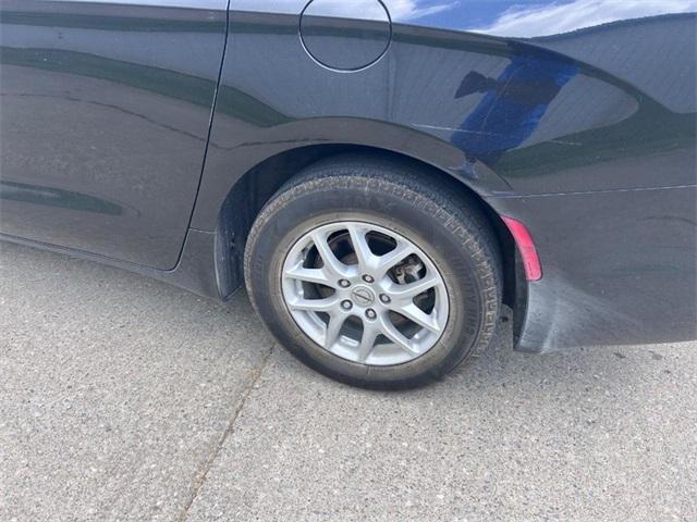 used 2023 Chrysler Pacifica car, priced at $22,059