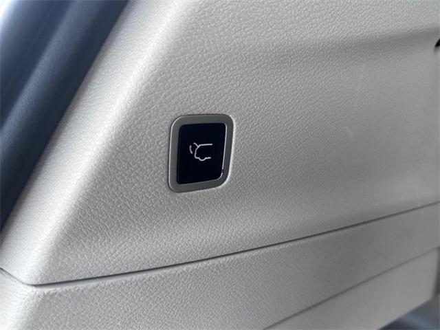 used 2023 Chrysler Pacifica car, priced at $22,059