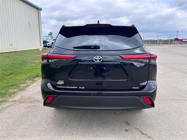 used 2021 Toyota Highlander car, priced at $24,800