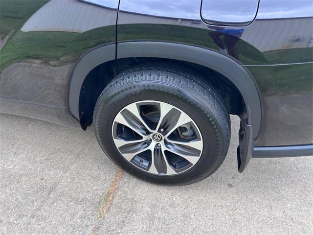used 2021 Toyota Highlander car, priced at $24,800