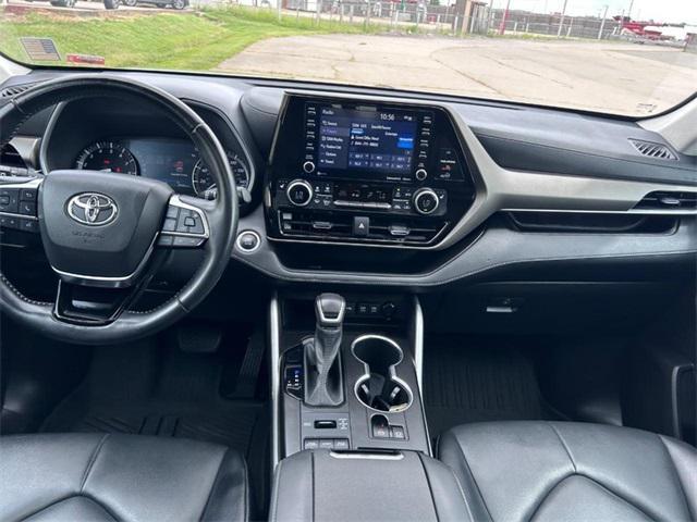 used 2021 Toyota Highlander car, priced at $24,800