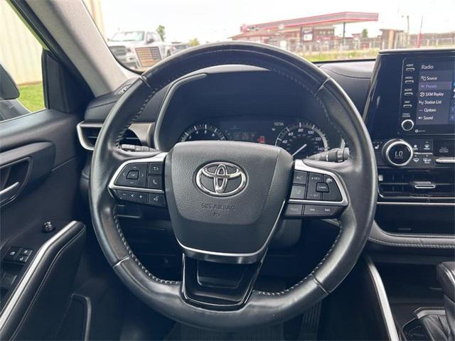used 2021 Toyota Highlander car, priced at $24,800