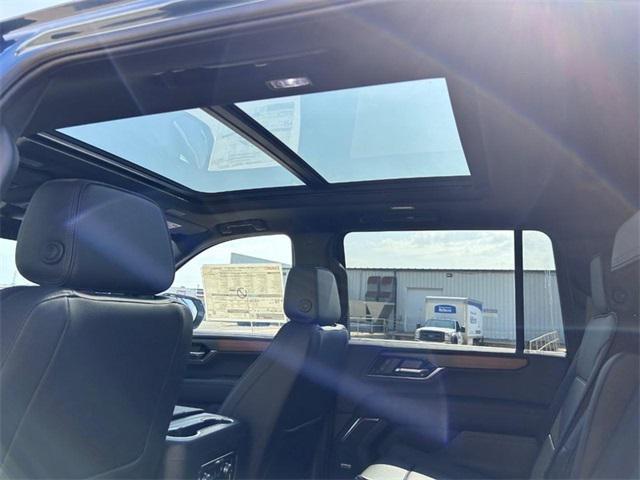 new 2025 GMC Yukon XL car, priced at $85,000