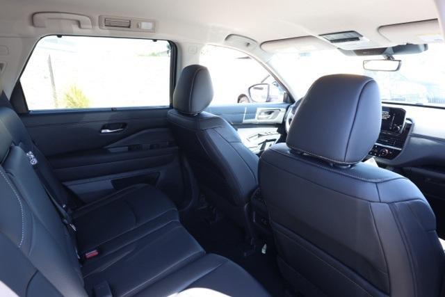 new 2025 Nissan Pathfinder car, priced at $37,427