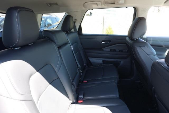 new 2025 Nissan Pathfinder car, priced at $37,427