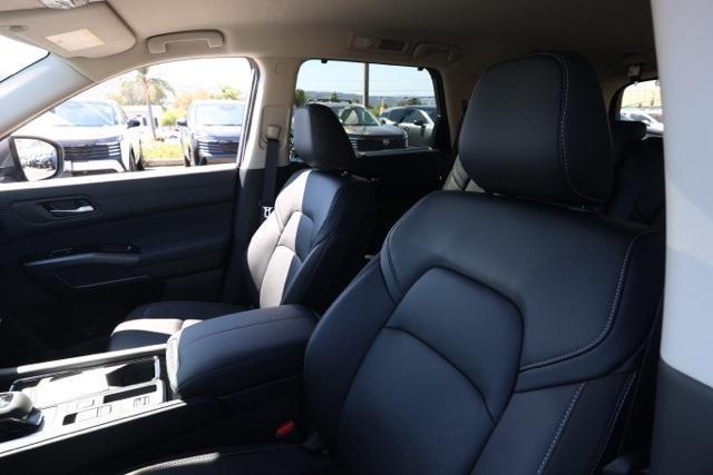 new 2025 Nissan Pathfinder car, priced at $37,427