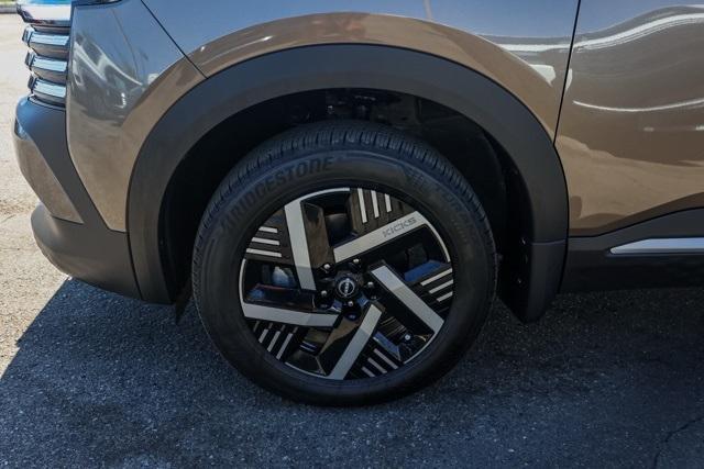 new 2025 Nissan Kicks car, priced at $24,607