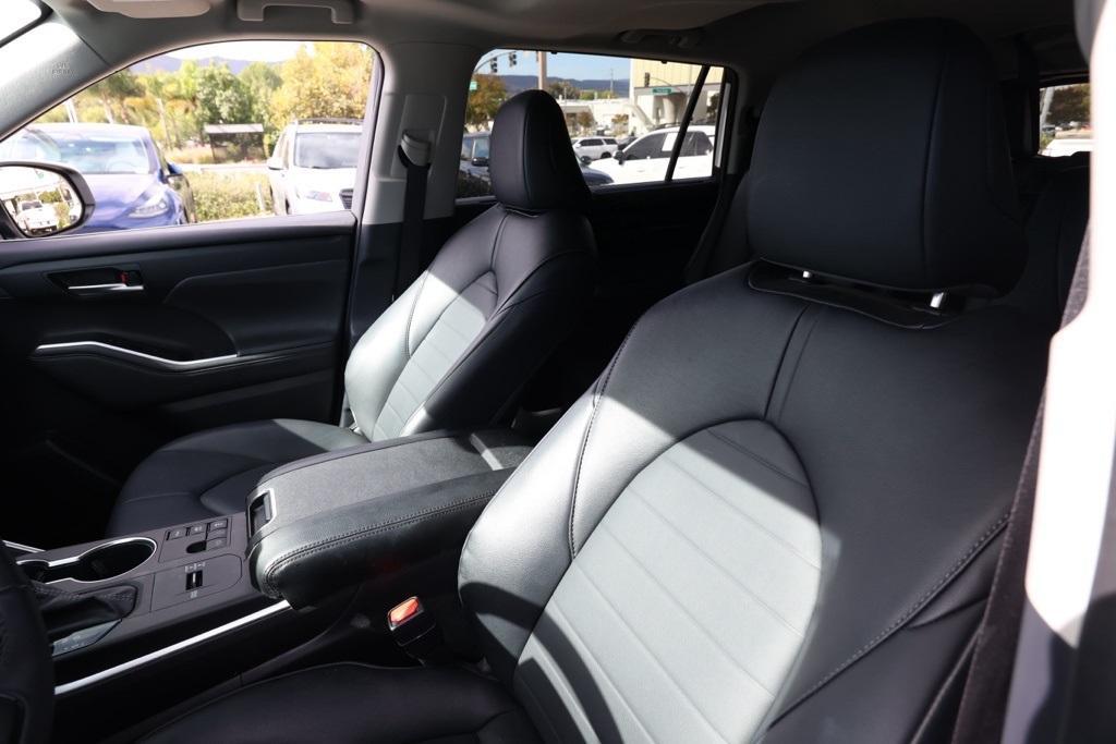 used 2024 Toyota Highlander Hybrid car, priced at $46,248