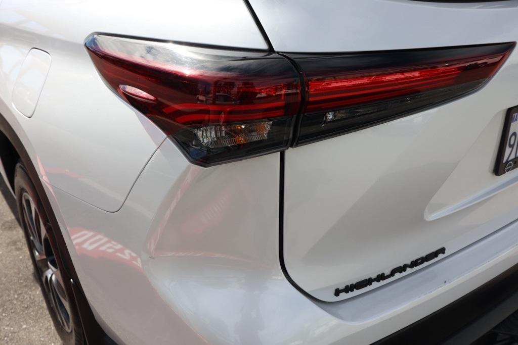 used 2024 Toyota Highlander Hybrid car, priced at $46,248