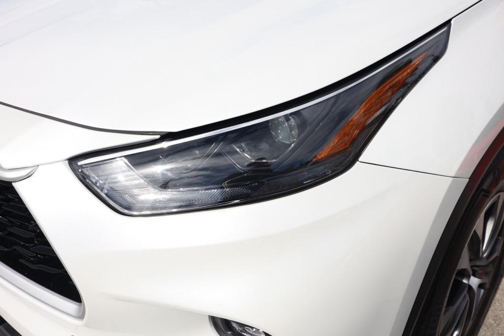 used 2024 Toyota Highlander Hybrid car, priced at $46,248